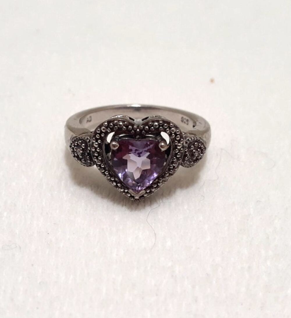 Sterling silver ring Heart Shaped Amethyst CZ Size 6.75